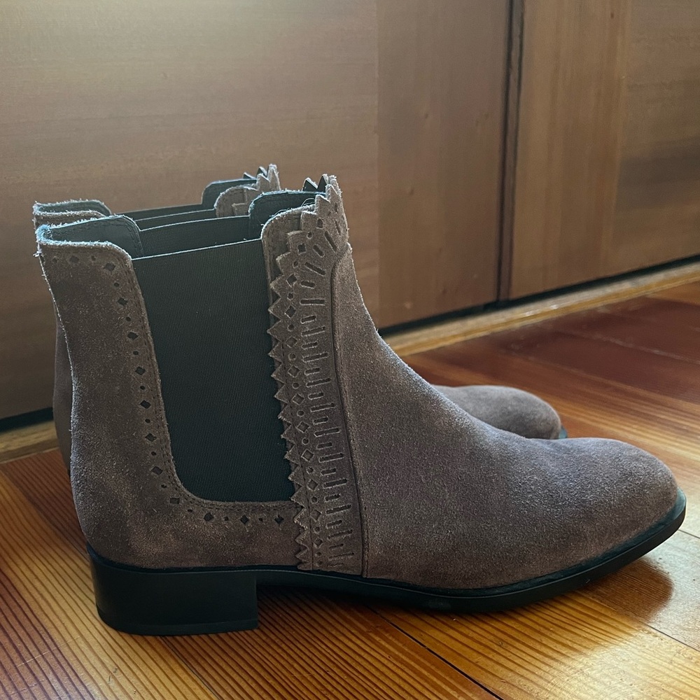 Tod’s suede Chelsea ankle boots